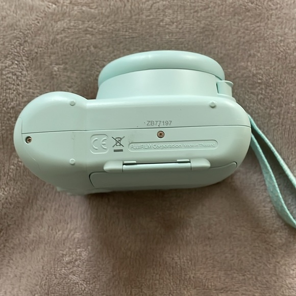 Fujifilm Instax Mini 9 Instant Camera, Ice Blue - Picture 5 of 6